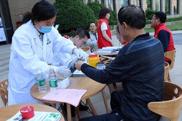 真牛所配资 糖尿病患者认知障碍咋回事？表现大揭秘！